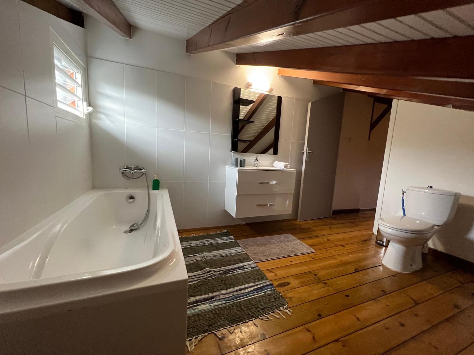 Villa au calme avec Jacuzzi, Villa Le Boursoie Les Abymes Extérieur photo