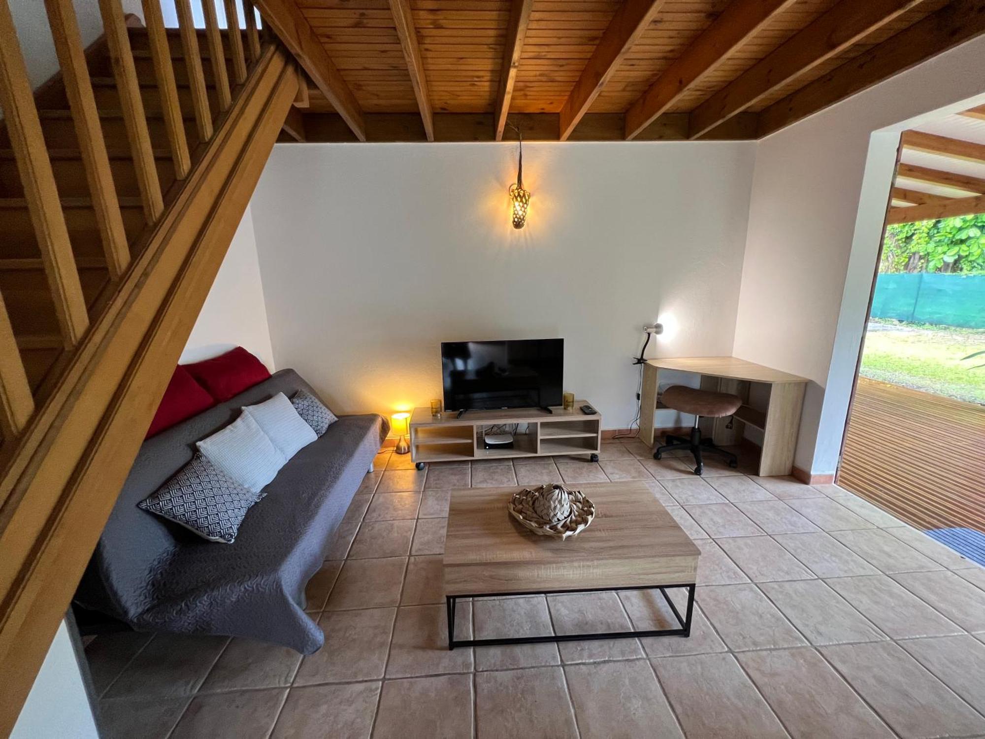 Villa au calme avec Jacuzzi, Villa Le Boursoie Les Abymes Extérieur photo
