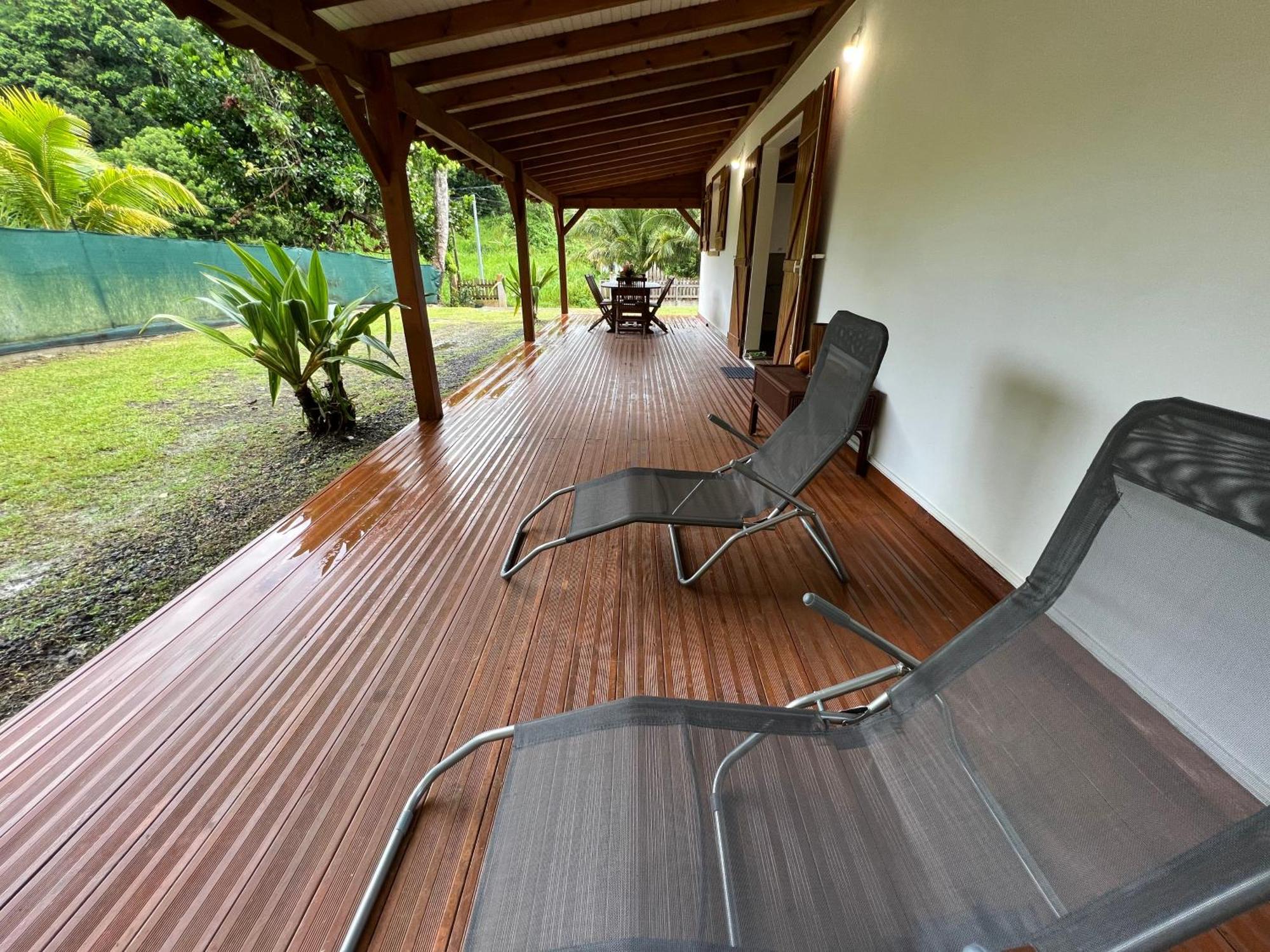 Villa au calme avec Jacuzzi, Villa Le Boursoie Les Abymes Extérieur photo