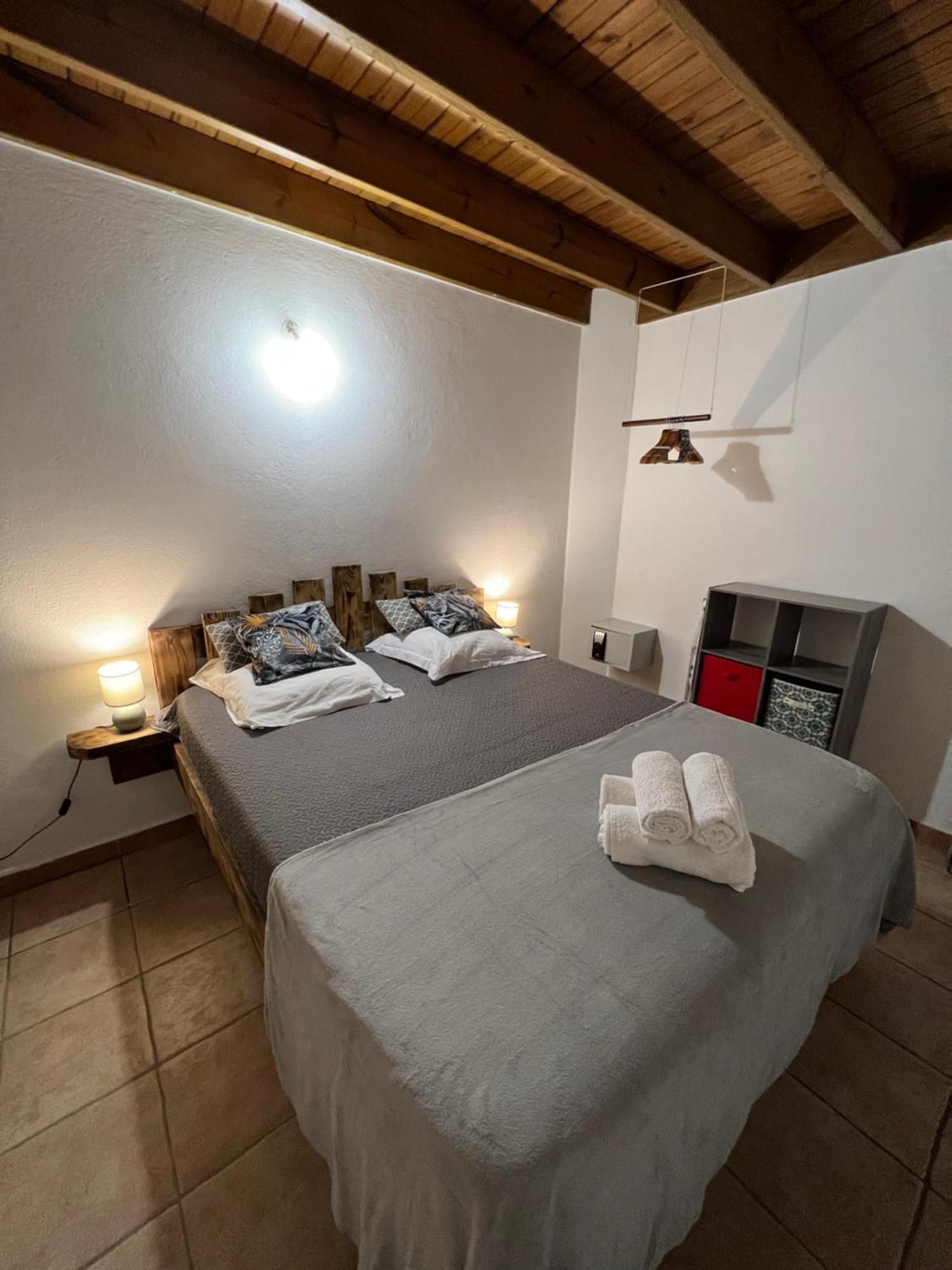 Villa au calme avec Jacuzzi, Villa Le Boursoie Les Abymes Extérieur photo