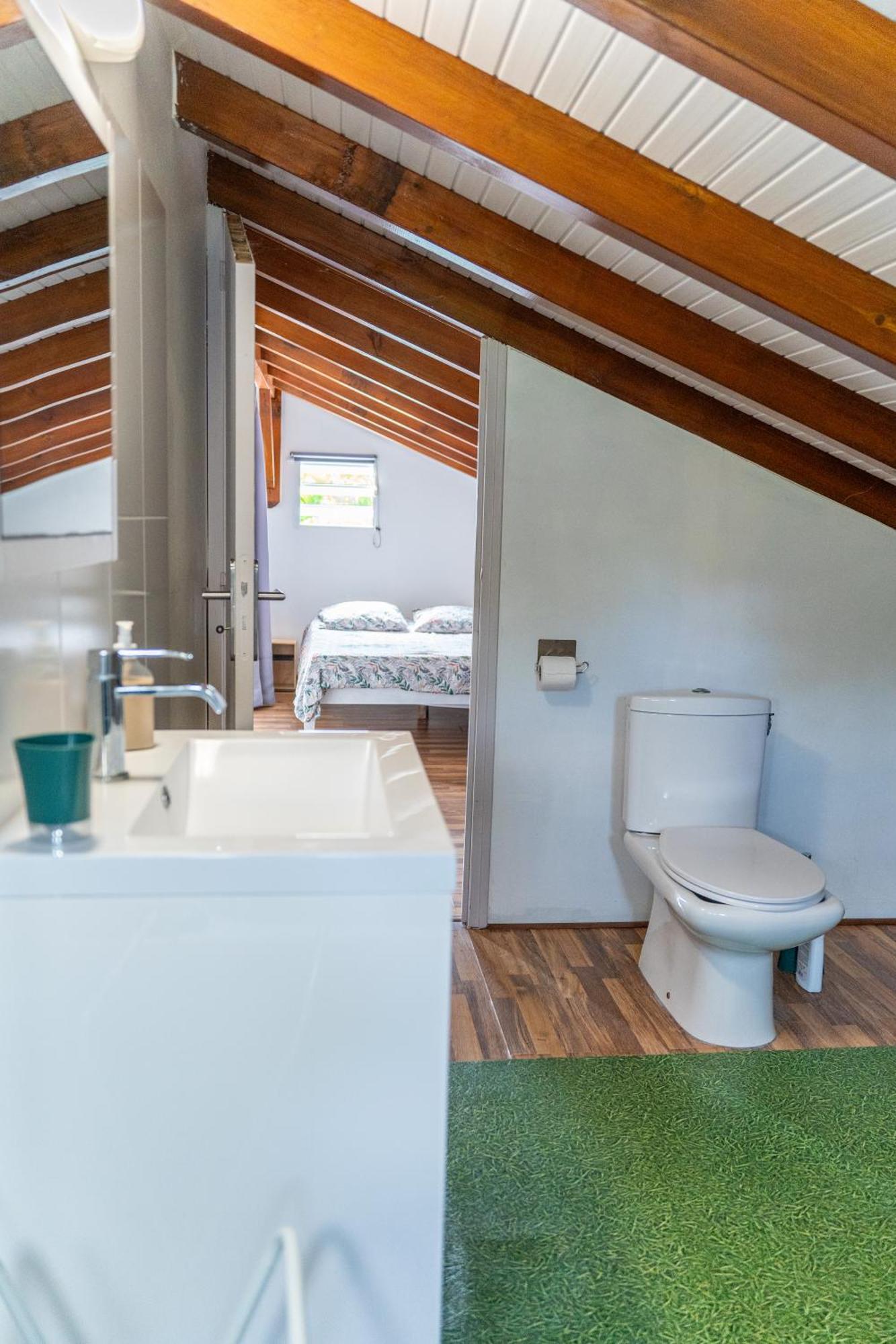 Villa au calme avec Jacuzzi, Villa Le Boursoie Les Abymes Extérieur photo