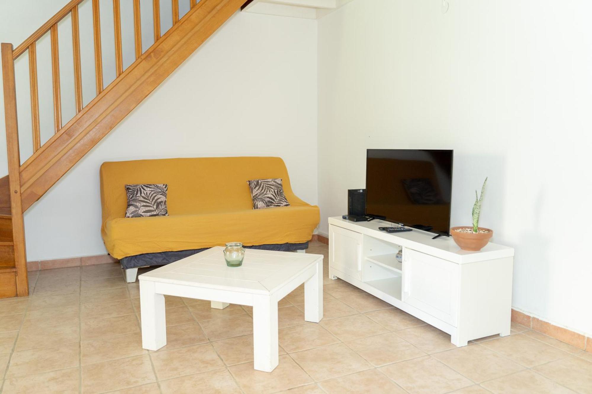 Villa au calme avec Jacuzzi, Villa Le Boursoie Les Abymes Extérieur photo